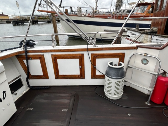 1371112-33 Uniflite/Chris Craft Concertible 42 -1979