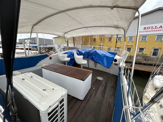 1371112-34 Uniflite/Chris Craft Concertible 42 -1979