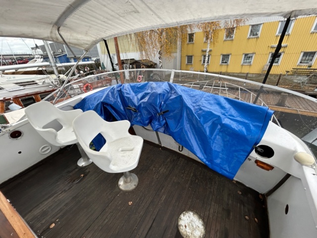 1371112-35 Uniflite/Chris Craft Concertible 42 -1979