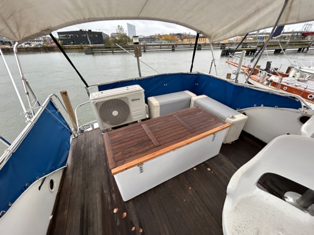 1371112-36 Uniflite/Chris Craft Concertible 42 -1979