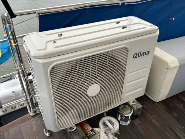 1371112-37 Uniflite/Chris Craft Concertible 42 -1979