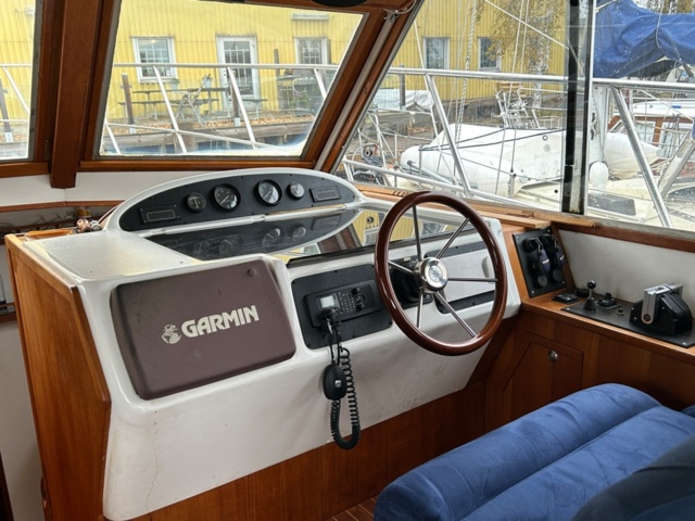 1371112-43 Uniflite/Chris Craft Concertible 42 -1979