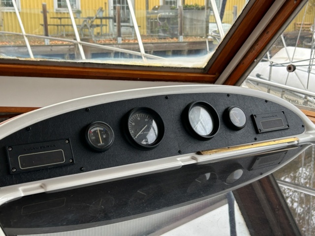 1371112-45 Uniflite/Chris Craft Concertible 42 -1979