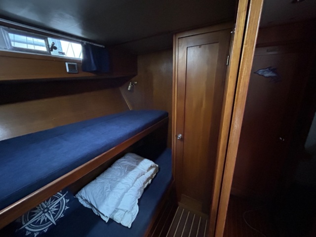 1371112-53 Uniflite/Chris Craft Concertible 42 -1979