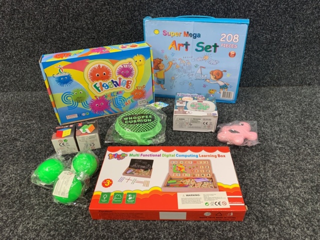 1437554-1 Rubikskuber, målar-kit m.m.