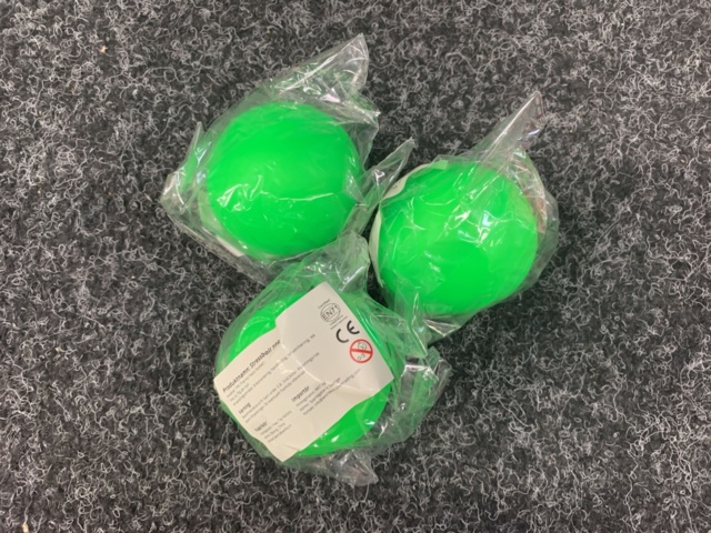 1437554-4 Rubikskuber, målar-kit m.m.