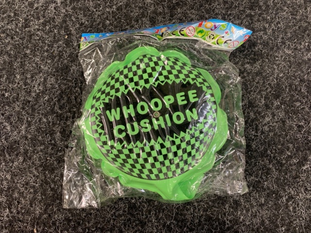 1437554-6 Rubikskuber, målar-kit m.m.