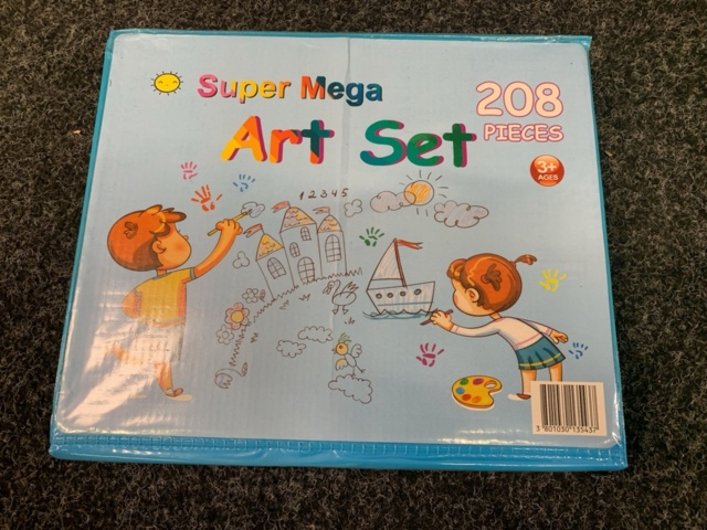 1437554-9 Rubikskuber, målar-kit m.m.