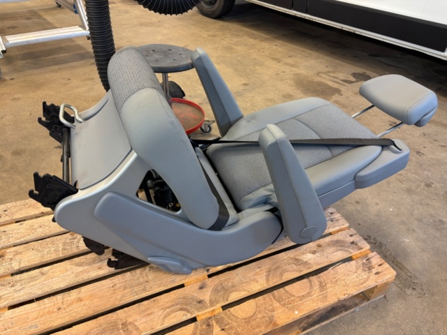 1367994-2 Bilstol - Mercedes Viano