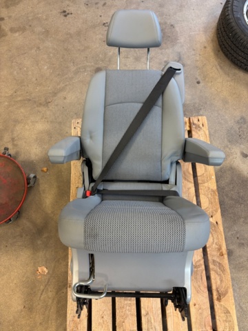 1367994-1 Bilstol - Mercedes Viano