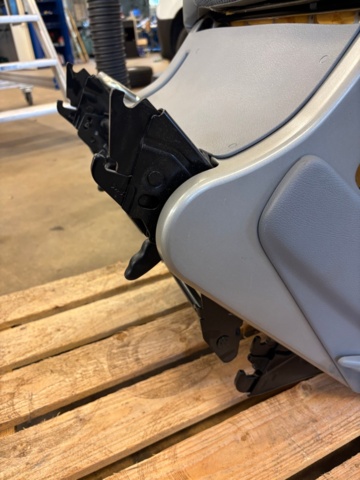 1367994-3 Bilstol - Mercedes Viano