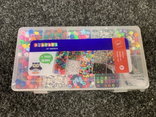 1437570-8 Bead crafts, slime kits etc.