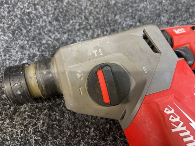 1438219-9 Borrhammare Milwaukee M18 FHX