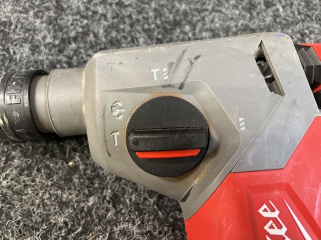 1438233-6 Milwaukee M18 FHX Rotary Hammer