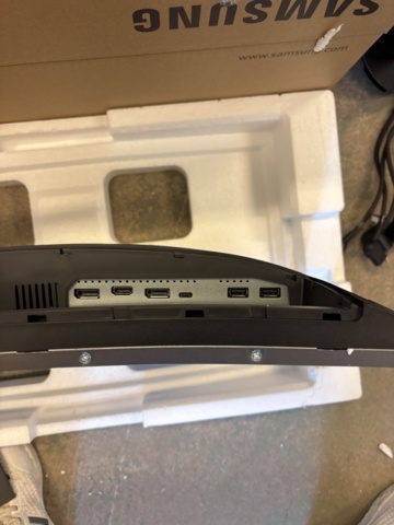 1408550-4 Bildskärmar 2 st Curved 27" med tillbehör - Samsung C27H800FCU