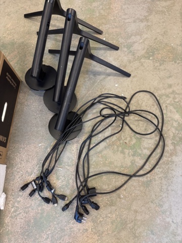 1408551-6 Bildskärmar 3 st Curved 27" med tillbehör - Samsung C27H800FCU