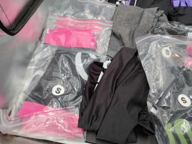 1433602-2 Träningstights, ca 20 st – Six Deuce, stl S