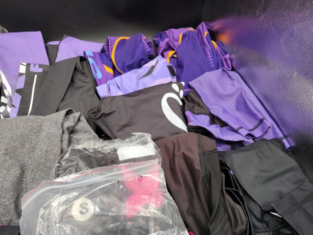 1433602-3 Träningstights, ca 20 st – Six Deuce, stl S