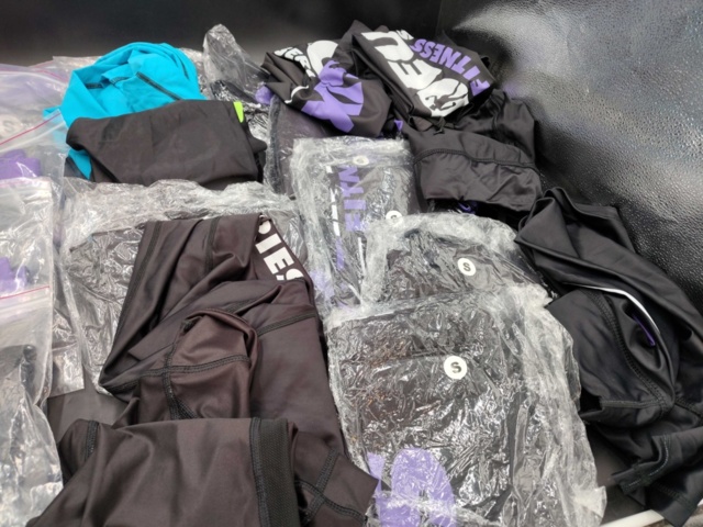 1433604-5 Träningstights, ca 20 st – Six Deuce, stl S