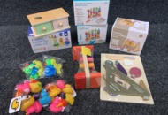 1437598 Badleksaker, sandformar m.m.