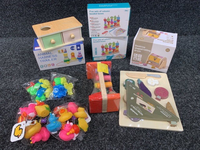 1437598-1 Badleksaker, sandformar m.m.