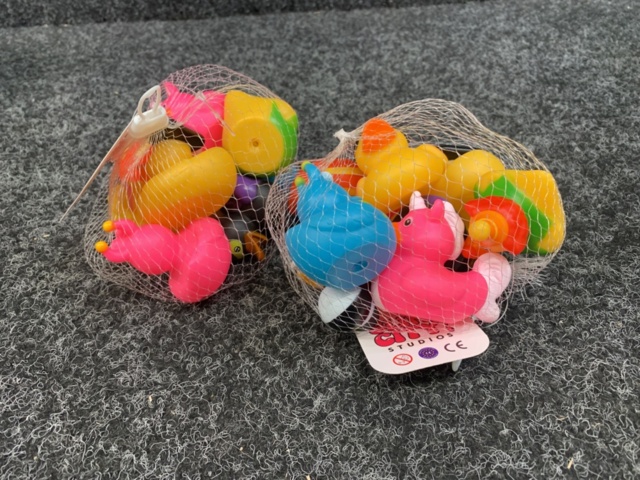 1437598-5 Badleksaker, sandformar m.m.