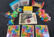 1437617 Badleksaker, sandformar m.m.