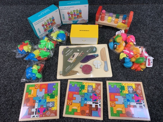 1437617-1 Badleksaker, sandformar m.m.