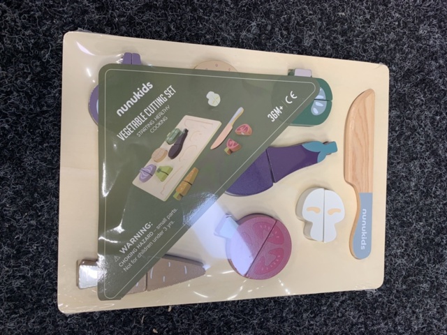 1437617-4 Badleksaker, sandformar m.m.