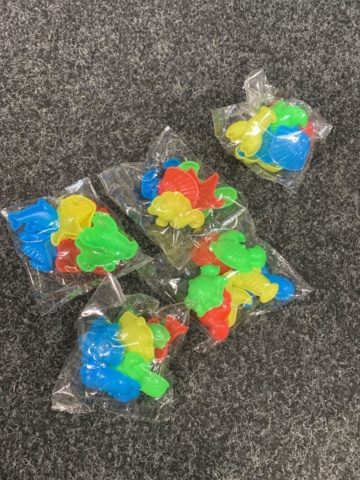 1437617-8 Badleksaker, sandformar m.m.