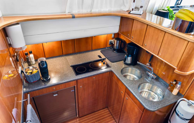 1438545-12 Luxury yacht Princess 60 Fly