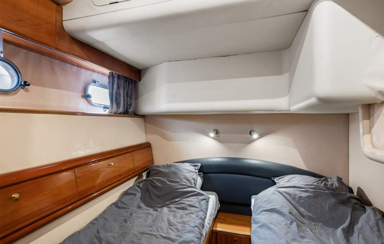 1438545-15 Luxury yacht Princess 60 Fly