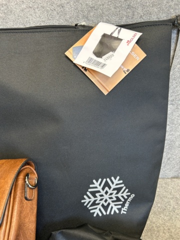 1368199-18 Lot of bags and accessories - Epic, Puccini, The Chesterfield Brand, etc.