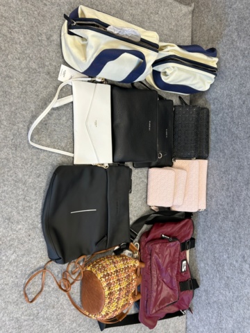 1368199-19 Lot of bags and accessories - Epic, Puccini, The Chesterfield Brand, etc.