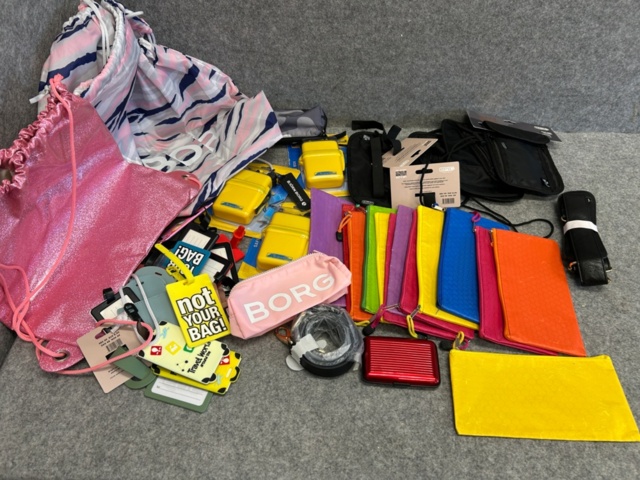 1368199-27 Lot of bags and accessories - Epic, Puccini, The Chesterfield Brand, etc.