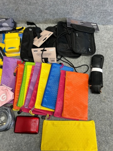 1368199-30 Lot of bags and accessories - Epic, Puccini, The Chesterfield Brand, etc.