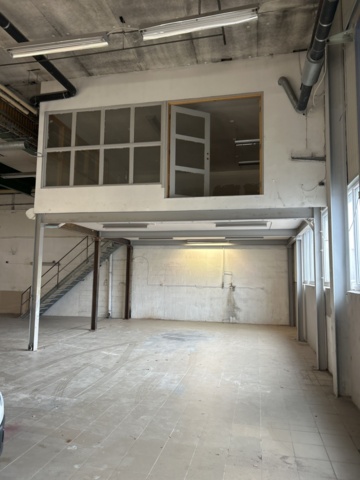 1305231-1 Entresol med trappa, stålbjälklag