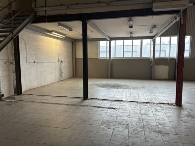 1305231-4 Entresol med trappa, stålbjälklag