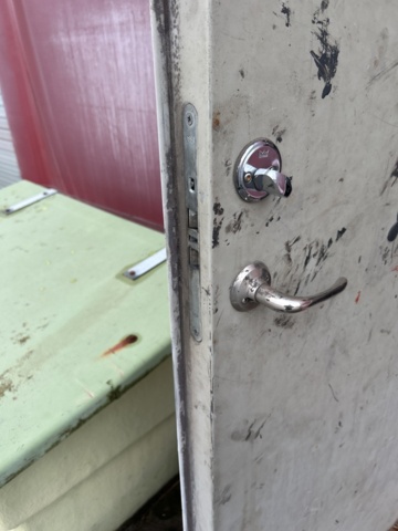 1305233-12 Tälthall om ca: 300m2 monterad mot byggnad – med portar och belysning