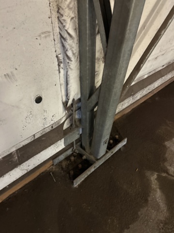 1305233-34 Tälthall om ca: 300m2 monterad mot byggnad – med portar och belysning