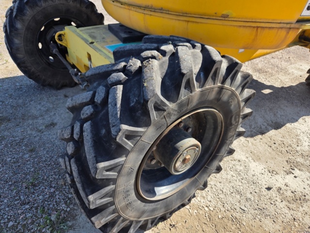 1055154-16 Bomlift med arbetskorg - Haulotte HA26PX -2002 - UPPDATERAD MED BILDER