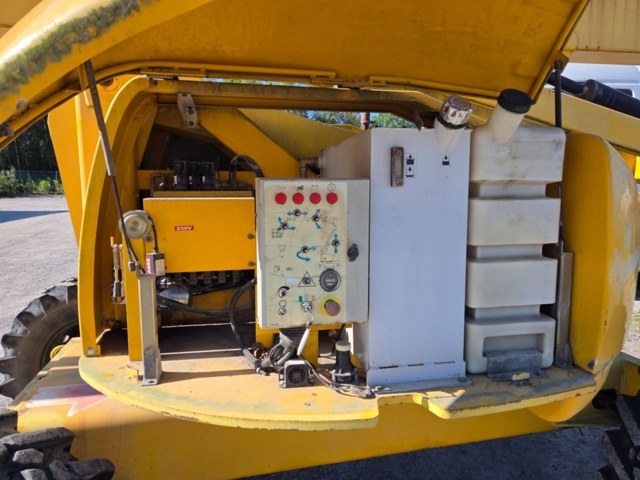 1055154-9 Bomlift med arbetskorg - Haulotte HA26PX -2002 - UPPDATERAD MED BILDER