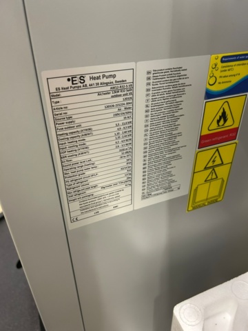 1438635-5 12 kW luft/vatten värmepump från Energy Save med stor 250L varmvattenstank L63