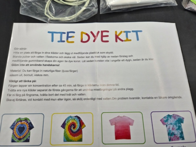 1438672-4 Tie dye-kit, 12 st - skapa egna motiv på kläder