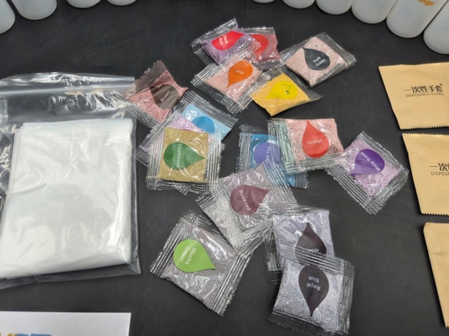 1438672-6 Tie dye-kit, 12 st - skapa egna motiv på kläder