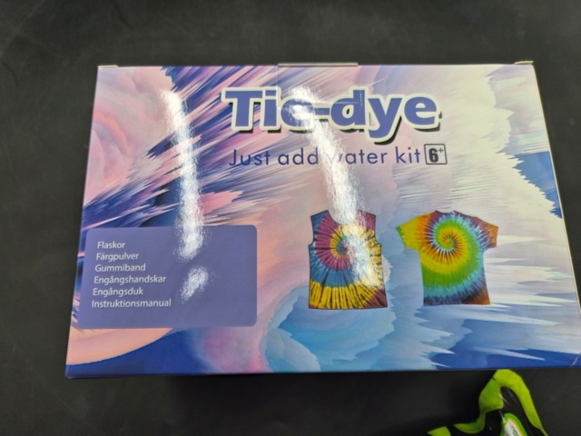 1438672-10 Tie dye-kit, 12 st - skapa egna motiv på kläder