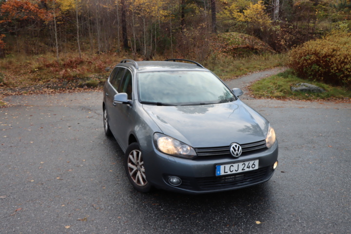 1438714-2 Volkswagen Golf Variant 1.6 MultiFuel 2011