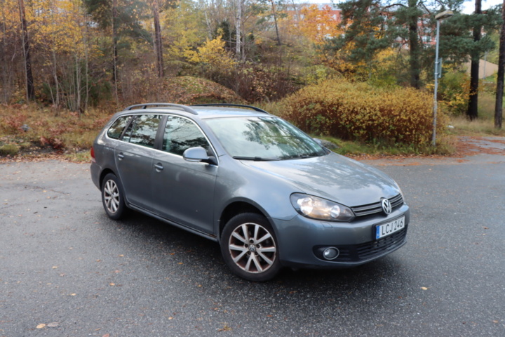 1438714-1 Volkswagen Golf Variant 1.6 MultiFuel 2011