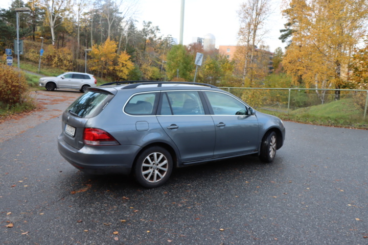 1438714-5 Volkswagen Golf Variant 1.6 MultiFuel 2011