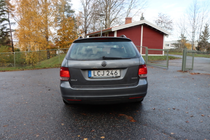 1438714-8 Volkswagen Golf Variant 1.6 MultiFuel 2011